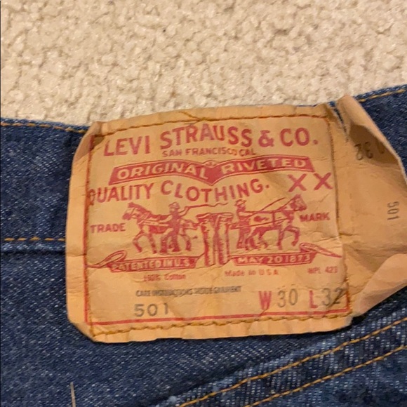 Vintage Levi USA 501 cut off denim shorts 30 - Picture 4 of 4